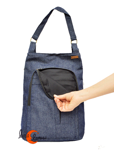 Mochila unisex de tela vaquera.