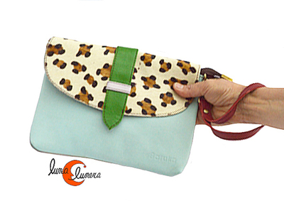 Esta imagen enseña el modelo, los colores pueden ser diferentes al bolso que está en venta.