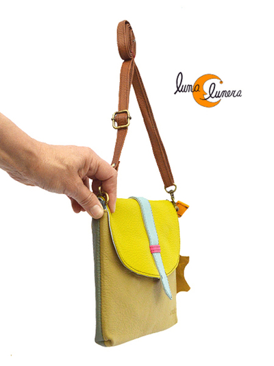 Esta imagen enseña el modelo, los colores pueden ser diferentes al bolso que está en venta.