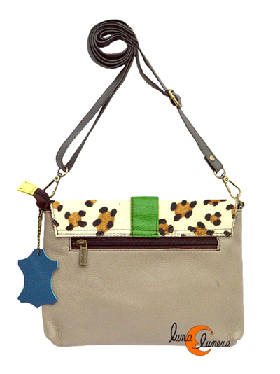 Esta imagen enseña el modelo, los colores pueden ser diferentes al bolso que está en venta.