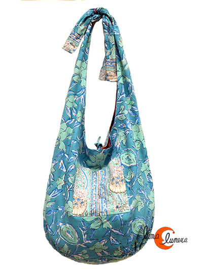 Interior bolso saco reversible.