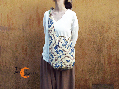 Se enseña el modelo, los colores son diferentes al bolso que está en venta