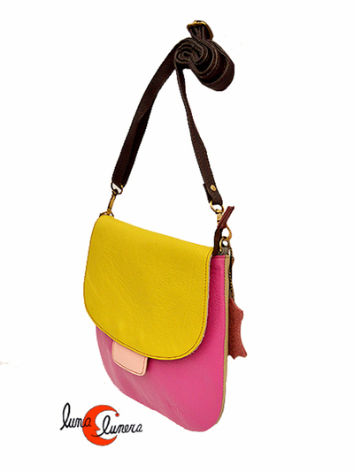 Esta imagen enseña el modelo, los colores pueden no corresponder con el bolsoque está en venta. Pregunte por wassap.