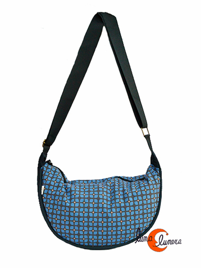 Esta imagen enseña el modelo, los colores pueden ser diferentes al bolso que está en venta.