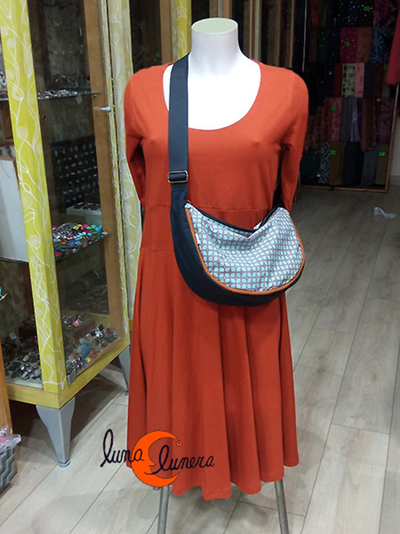 Esta imagen enseña el modelo, los colores pueden ser diferentes al bolso que está en venta.