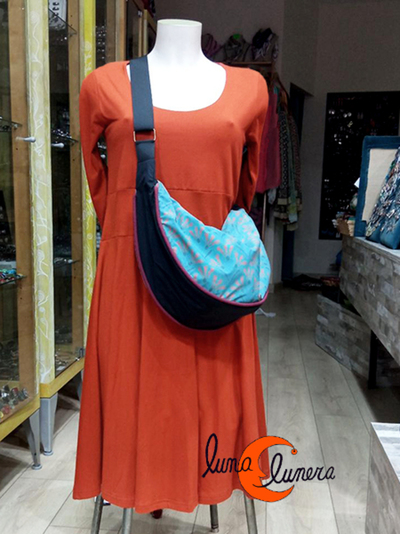 Esta imagen enseña el modelo, los colores pueden ser diferentes al bolso que está en venta.