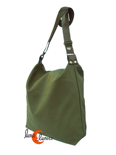 Esta imagen enseña el modelo, los colores pueden ser diferentes al bolso que está en venta