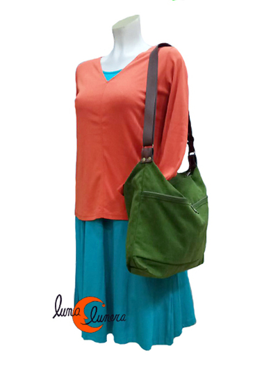 Esta imágen enseña el modelo, los colores pueden ser diferentes al bolso que está en venta