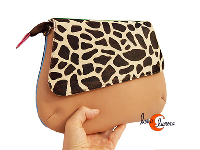 Esta imagen enseña el modelo, si tiene dudas de los colores del bolso qie está en venta, pregunte por wassap