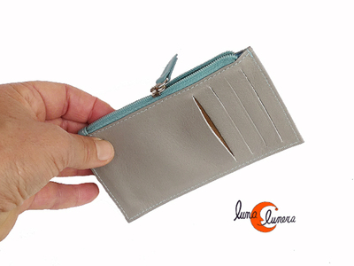 Esta imágen enseña el modelo, los colores pueden ser diferentes al monedero que está en venta