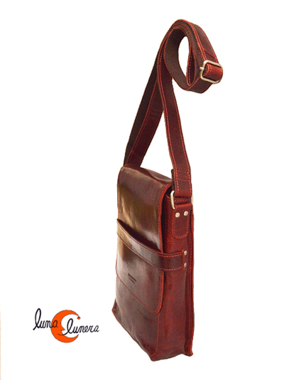 Esta imagen enseña el modelo, los colores pueden ser diferentes al bolso que está en venta