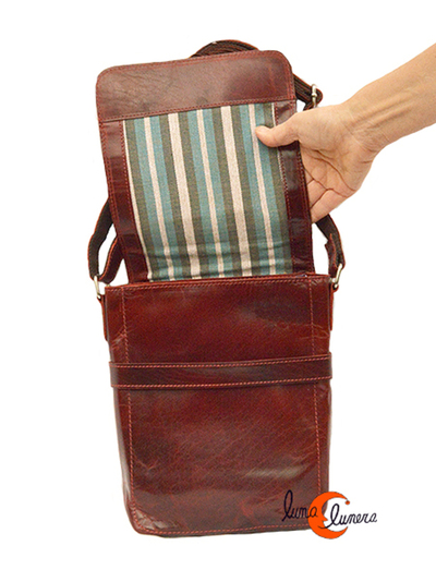 Esta imagen enseña el modelo, los colores pueden ser diferentes al bolso que está en venta