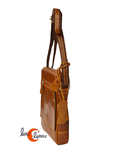 Esta imagen enseña el modelo, los colores pueden ser diferentes al bolso que está en venta