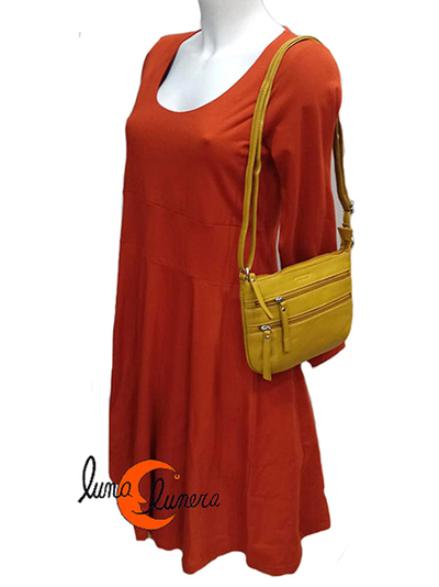 Esta imagen enseña el modelo, los colores pueden ser diferentes al bolso que está en venta