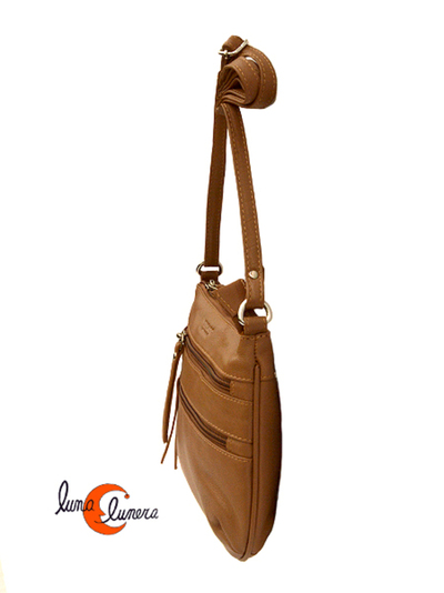 Esta imagen enseña el modelo, los colores pueden ser diferentes al bolso que está en venta