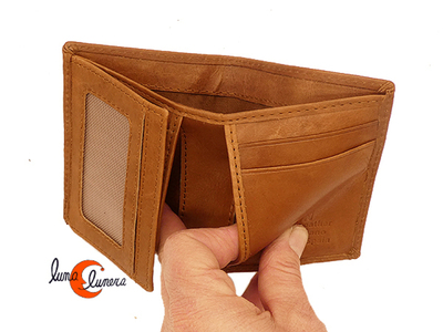 Esta foto enseña el modelo, los colores pueden ser diferentes al monedero que está en venta