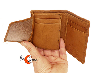 Esta foto enseña el modelo, los colores pueden ser diferentes al monedero que está en venta