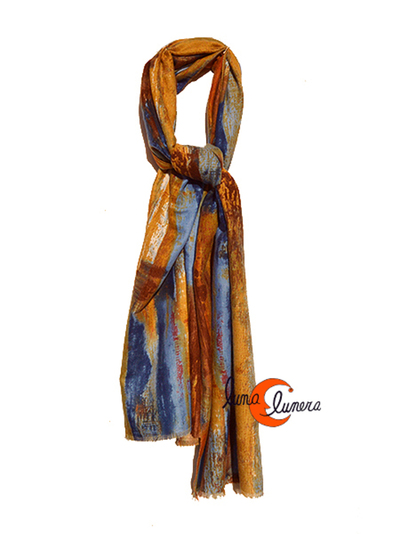 Bufanda de tacto muy suave y ligera. 