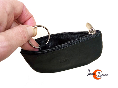 Esta imagen enseña el modelo y el tamaño, el color puede no ser el mismo que el que está en venta.