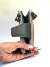 Los colores del interior de las carteras varían según su color exterior.