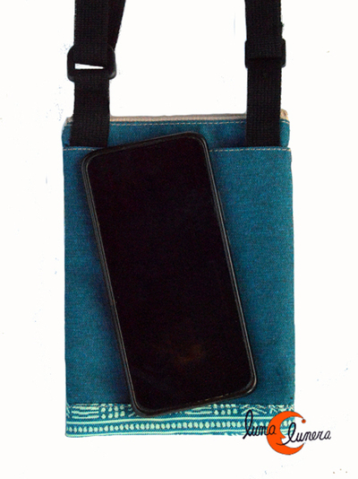 Bolsito XXL para móvi. La imágen muestra el modelo, los colores pueden no coincidir con el producto que está en venta.