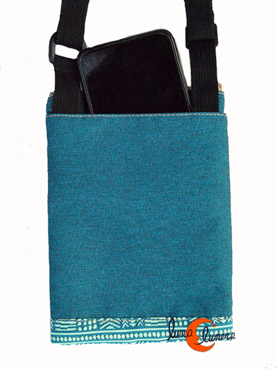 Bolsito XXL para móvi. La imágen muestra el modelo, los colores pueden no coincidir con el producto que está en venta.