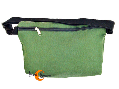 Esta imágen enseña el modelo y el tamaño, los colores puedenser diferentes a la riñonera que está en venta