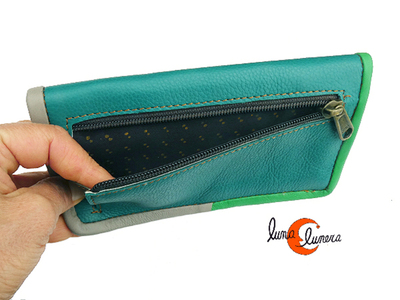 Se enseña el modelo, los colores pueden ser diferentes al monedero que está en venta. Pregunte si tiene dudas.