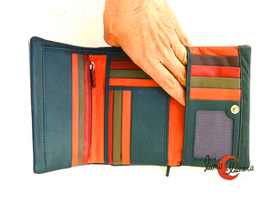 Espacios debajo de las tarjetas