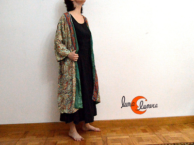 Kimono imitación seda reversible.