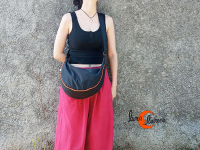 Esta imagen enseña el modelo, los colores pueden ser diferentes al bolso que está en venta.