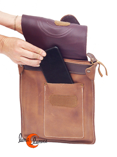 ESta imágen enseña el modelo, los colores pueden ser distintos al bolso que está en venta.