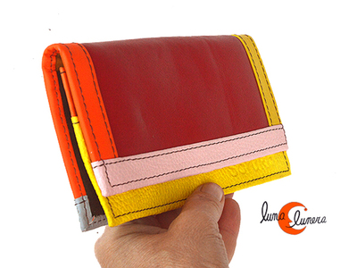 Carteras monederos de piel de colores Soruka. Cada una es de colores diferentes.