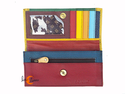 Carteras monederos de piel de colores Soruka. Cada una es de colores diferentes.