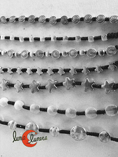 Pulseras tejidasa macramé con hilo encerado marrón y abalorios de zamak
