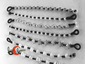 Pulseras tejidasa macramé con hilo encerado marrón y abalorios de zamak
