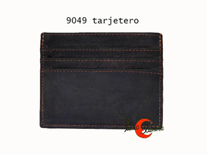 Tarjetero de piel, por detrás.