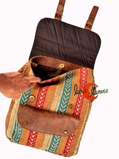 bolsillo delantero y solapa