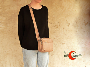 Bolso pequeño bandolera con varios bolsillos con cremallera