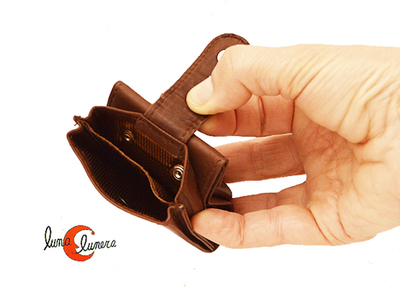 Mini cartera de piel con monedero y tarjetero.