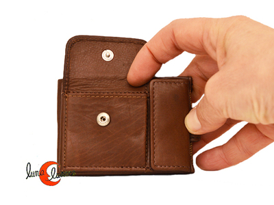 Mini cartera de piel con monedero y tarjetero.