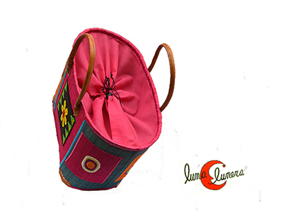 Capazo grande de colores con asas de cuero