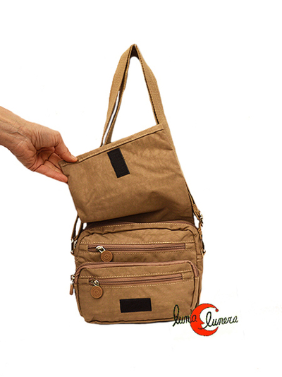 Bolso bandolera pequeño de naylon con tapa y cremalleras, muchos compartimentos.