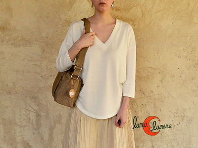 Bolso bandolera mediano de naylon con miucha capacidad, con varias cremalleras