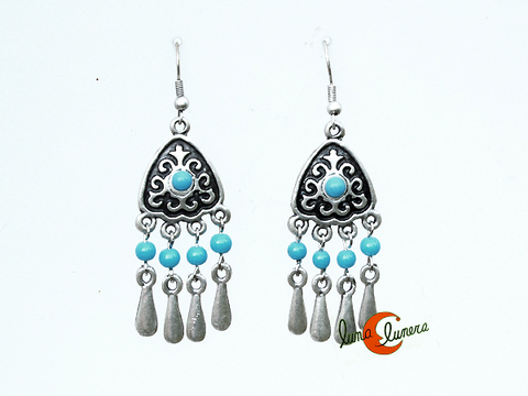 turco con flecos y bolitas turquesa