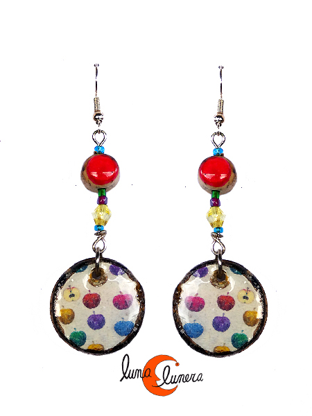 Manzana, bisuteria artesanal hecha con la magaya de la de manzana