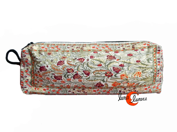 estuche de tela pequeño con para boligrafos o cosméticos