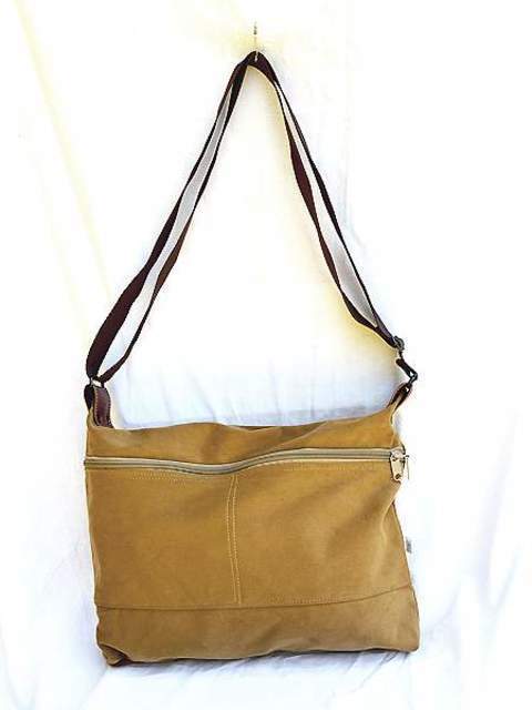 Colección bolsos de Loneta. Bolso cremallera con dos bolsillos exteriores, pequeño. Color ocre. - Luna Lunera