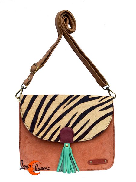 Bolso bandolera pequeño redondo con hebilla y solapa con imán de