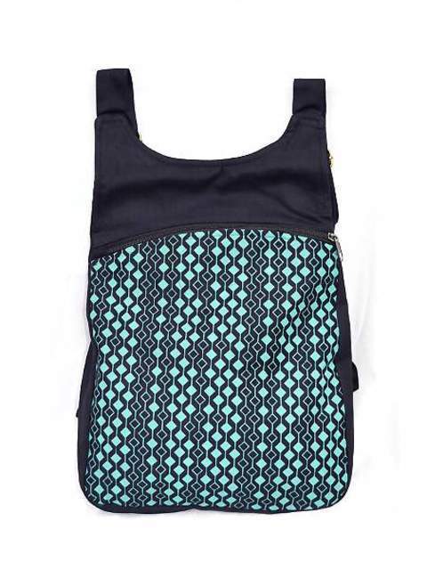 Mochilas Mugling. sencilla negra. - Luna